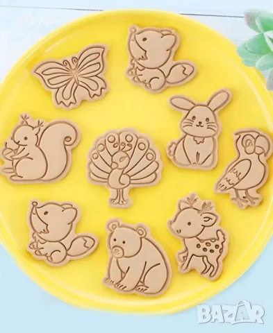 8 бр животни паун катерица заек мече папагал сърна форма резец пластмасови разглобяеми резци форми, снимка 3 - Форми - 48715522