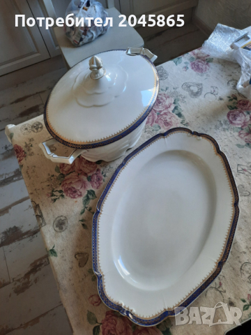 Продавам порцеланов супник и чиния-плато, снимка 1 - Антикварни и старинни предмети - 36366593