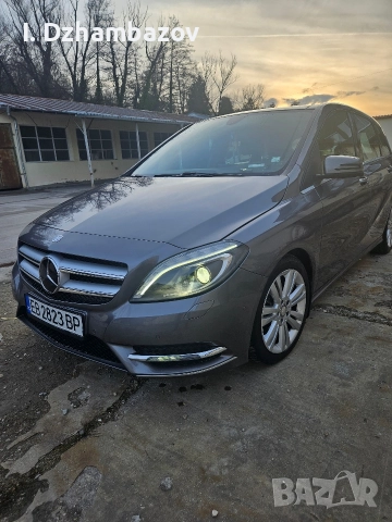 Mercedes B180 *КОЖА *ПОДГРЕВ *DISTRONIC * Park asist* Android auto&Carplay * KAMERA, снимка 3 - Автомобили и джипове - 52632583