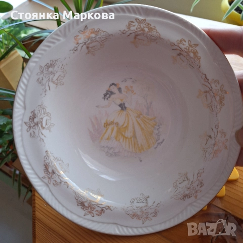 Порселанова купичка от Англия, снимка 3 - Чинии - 52401429