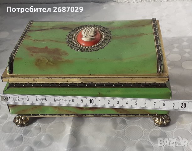 Кутии:  Кутия с камея, Грицнер със синьо кадифе, кръгла- емайл и месинг, снимка 11 - Други - 38973501