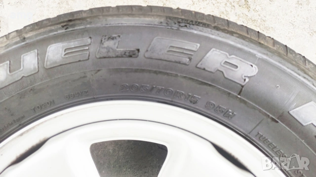 1 брой Зимна гума Bridgestone Dueler 205/70/15, снимка 3 - Гуми и джанти - 53538375