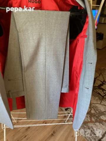 НОВ Мъжки костюм HUGO, размер 46. S Светло сив цвят Промоция , снимка 3 - Костюми - 48834366