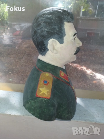 Голям гипсов бюст на Сталин рисуван с маслени бои, снимка 5 - Антикварни и старинни предмети - 53363664