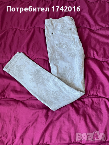 Светли дънки на цветя, снимка 2 - Дънки - 36179594