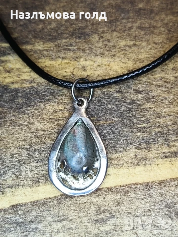 Сребърен медальон с лабрадорит ръчна изработка , снимка 6 - Колиета, медальони, синджири - 50822020