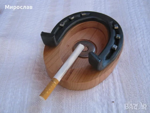 Дървен пепелник с истинска подкова и клинци., снимка 5 - Други - 48011838