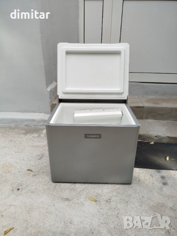 Хладилник Dometic на 12*220 V- gaz -41 литра