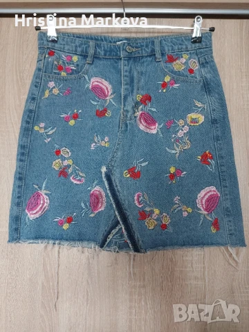 Дънкова пола с бродерии