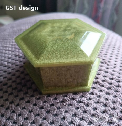 Кутия Кутийка За Бижута Епоксидна Смола Нефрит И Злато Пигмент Ръчна Изработка, снимка 10 - Други - 41420664