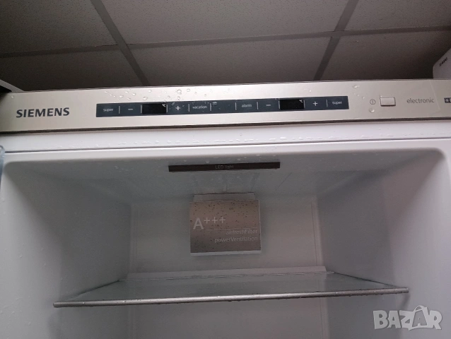 Иноксов комбиниран хладилник с фризер Сименс с две години гаранция!, снимка 2 - Хладилници - 53652454