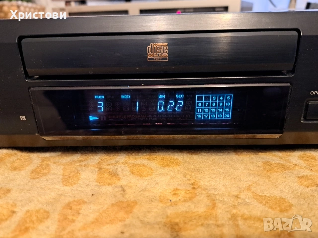 Висок клас CD плеяр Sony CDP-XE 520, снимка 3 - MP3 и MP4 плеъри - 53510081