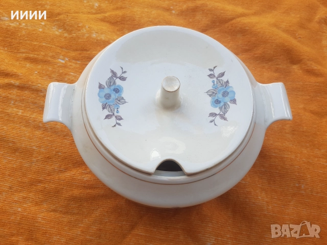 Порцеланов супник с капак