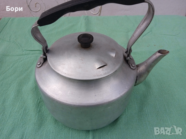 Стар алуминиев чайник, снимка 2 - Аксесоари за кухня - 36143954