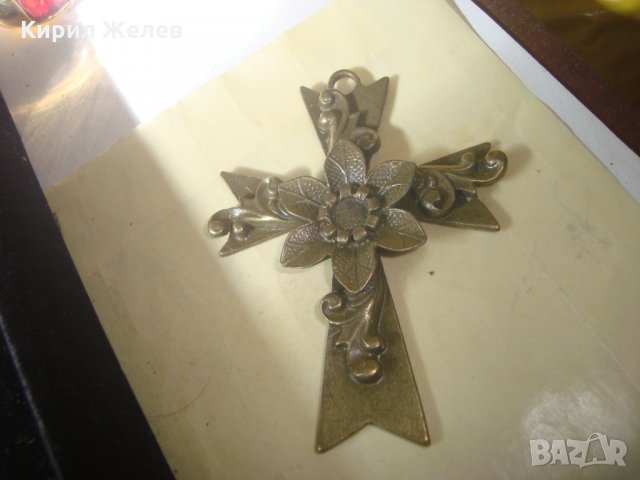 СТАР БРОНЗОВ ФЛОРАЛНО ОРНАМЕНТИРАН ГОЛЯМ НАГРЪДЕН КРЪСТ РЯДКА КРАСИВА ИЗРАБОТКА 24894, снимка 11 - Антикварни и старинни предмети - 34561183