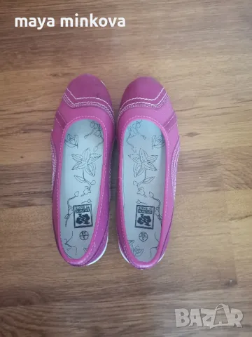 Продавам дамски спортни обувки , снимка 1