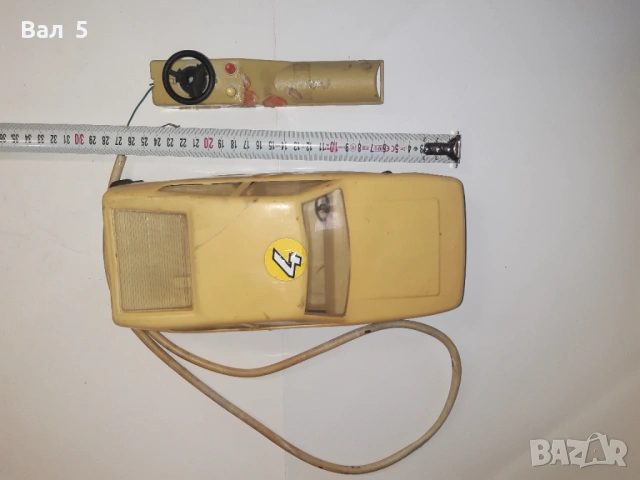 Стара играчка кола с дистанционно