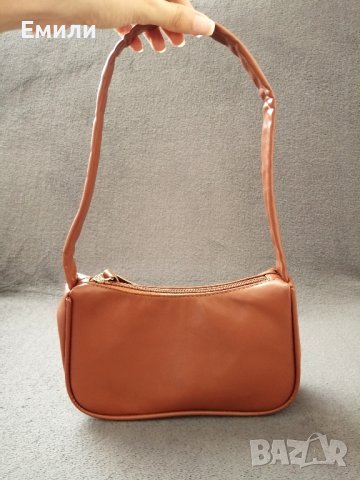 Кожена малка дамска чанта за рамо в кафяв цвят, снимка 6 - Чанти - 41771597