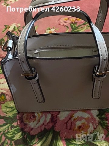 Чанта Guess, снимка 6 - Чанти - 51568719