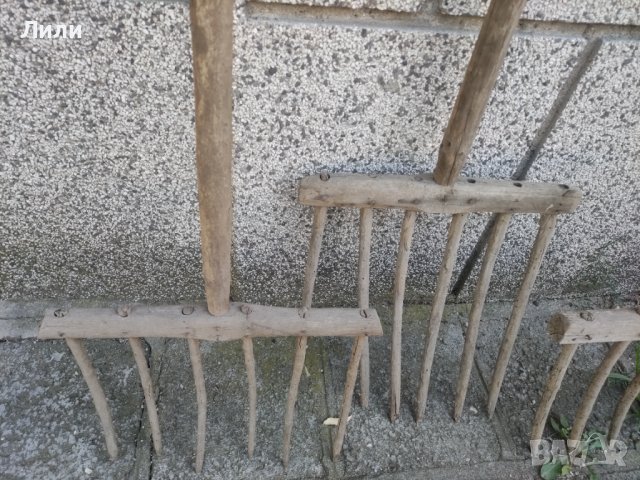 Автентични ретро дървени вили за обръщане на сено