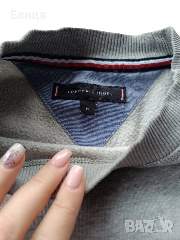 оригинална блуза Tommy Hilfiger M размер , снимка 2 - Блузи - 53309191