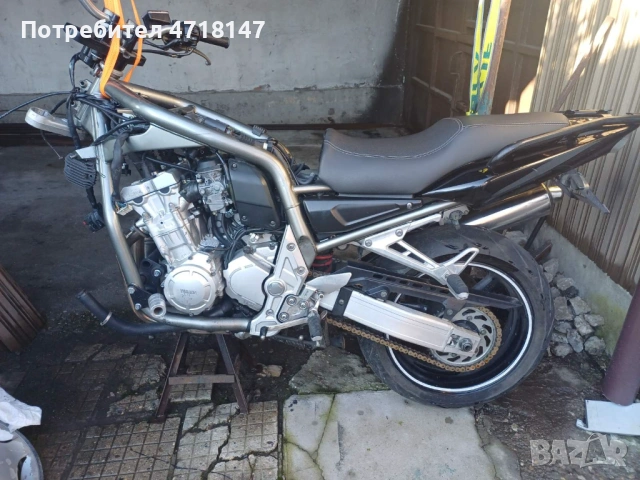 Продава Yamaha Fazer 1000 . Цял или на част