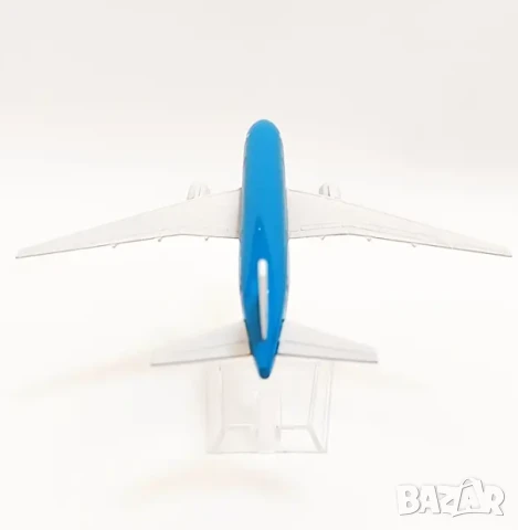 Boeing 777 самолет модел макет KLM Нидерландия авиация смолетостроене колекция самолети, снимка 2 - Влакчета, самолети, хеликоптери - 50942361