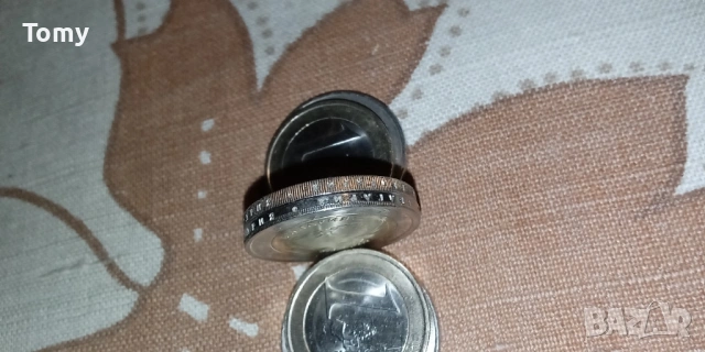 Продавам дефектна монета от 2 български евро на която гурта е почти гладък, снимка 9 - Нумизматика и бонистика - 53673050