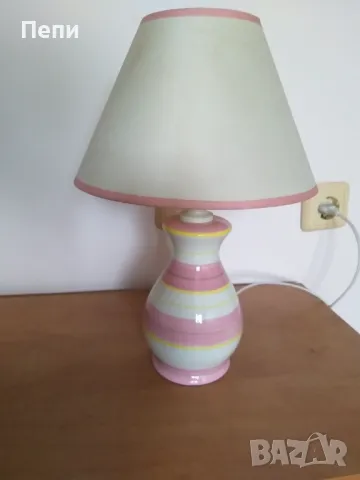 Елегантна нощна лампа