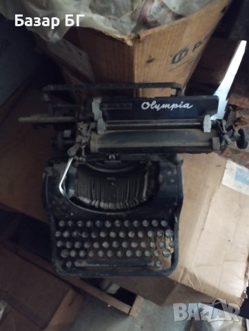 Пишеща машина Olympia , снимка 3 - Антикварни и старинни предмети - 41843650