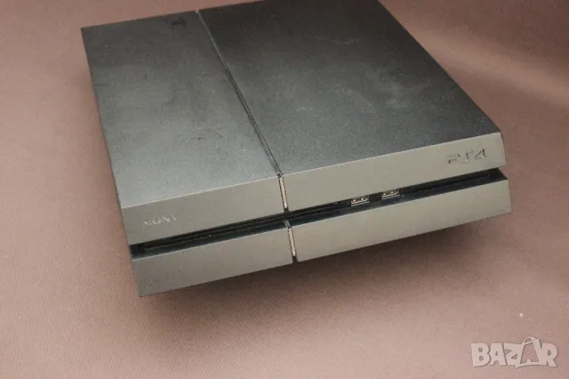 Playstation 4 / хакнат 9.00 / пълен комплект