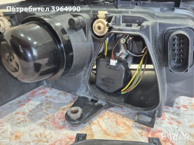 Кристален Оригинален ляв фар HELLA за пасат В5.5 , снимка 4 - Части - 53846797