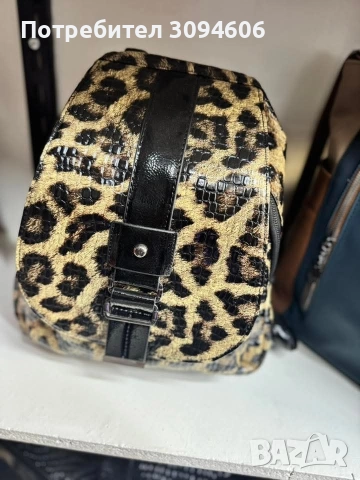 Дамски чанти, снимка 9 - Чанти - 52971384