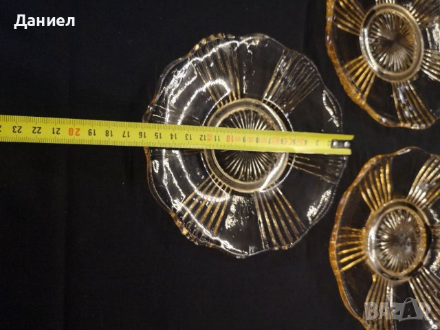Три малки стъклени чинийки , снимка 4 - Антикварни и старинни предмети - 39747091