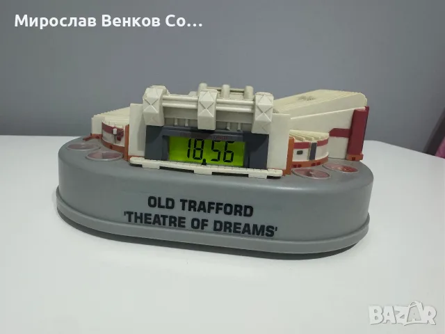 Колекционерски будилник / макет „Old Trafford“ – Manchester United Treble Winners, снимка 3 - Фен артикули - 56119967