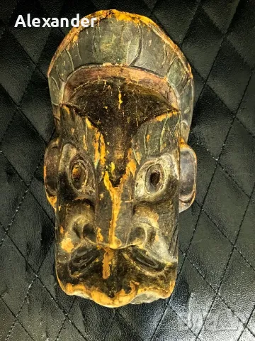 Оригинална непалска маска