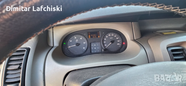 Opel Vivaro 1.9TDI 2006г., снимка 9 - Бусове и автобуси - 52612203