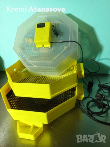 Автоматичен двуетажен инкубатор 