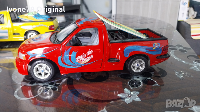 МЕТАЛНИ КОЛИ FORD SVT F-150 НА Bburago 1:21, снимка 7 - Колекции - 44781009