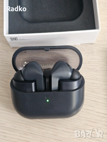 Samsung Galaxy Buds3 FE – като нови, пълен комплект, снимка 3 - Слушалки, hands-free - 53781763