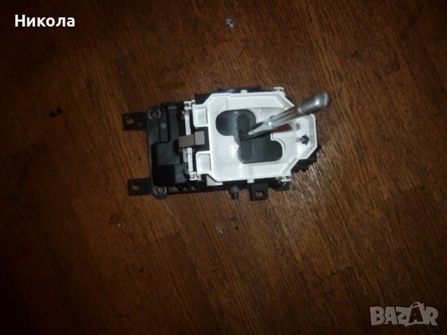 Скоростен лост(плъзгач) Пежо 107 -робот, снимка 2 - Части - 37873805