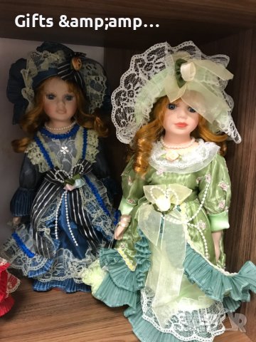 Кукла с порцеланово лице и ръце - в различни цветове рокли​, снимка 2 - Кукли - 44190432