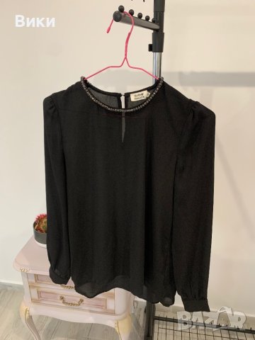 Красива блуза в размер XS, снимка 13 - Блузи с дълъг ръкав и пуловери - 44259939