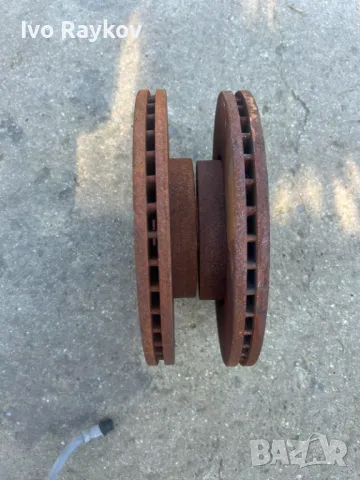 Спирачни дискове  за  Volvo V50, снимка 2 - Части - 48935750