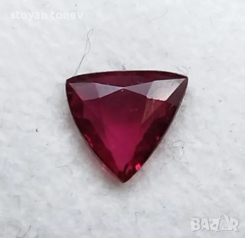 Ненагряван червен рубин с VS чистота - 0.71кт.! Сертифициран! Нов!, снимка 11 - Други - 47174449