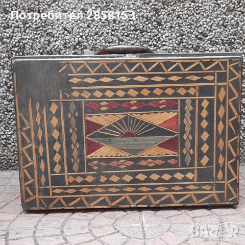Стар ръчно правени войнишки куфар
