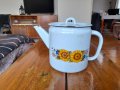 Стар емайлиран чайник #49, снимка 1 - Антикварни и старинни предмети - 38683859
