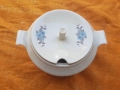 Порцеланов супник с капак, снимка 1