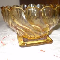 Винтидж арт деко 1930 стъклена купа кехлибарен цвят , снимка 2 - Други ценни предмети - 41709650