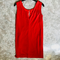Продавам елегантна червена рокля на Дика 36 номер , снимка 7 - Рокли - 36477194
